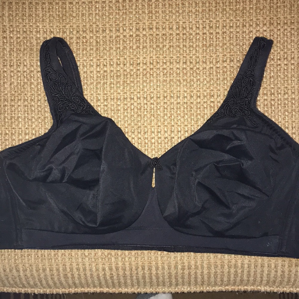 Avenue Body Black Wireless Bra